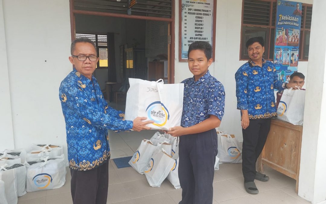 Siswa SMPN 3 Gunung Timang Terima Bantuan SIP Pintar 2026
